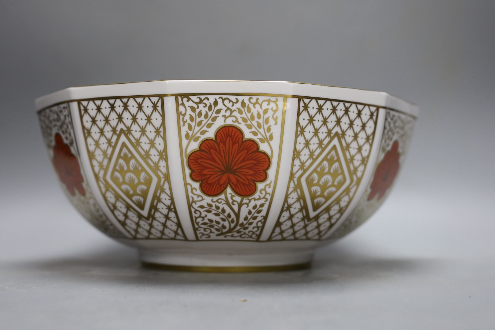 An Imari bowl, a Caverswall bowl and two saucer dishes